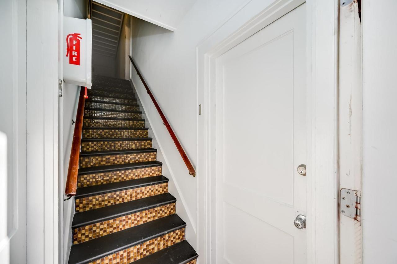 Boutique Style, Heart Of City, Walk2Finedining St. Petersburg Ngoại thất bức ảnh